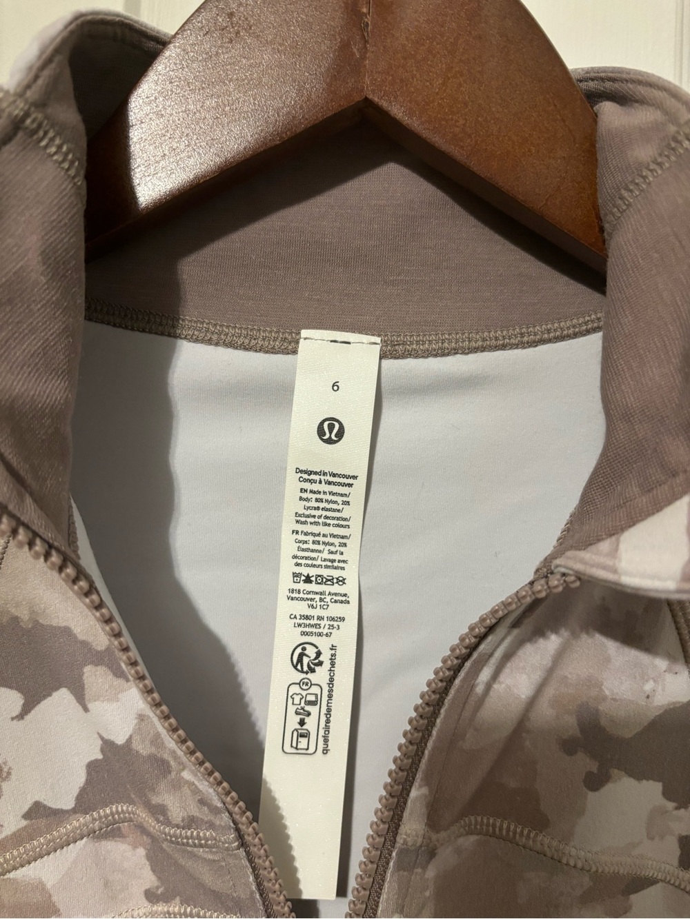 Lululemon- LIMITED EDITION DEFINE CROPPED NULU Taupe Camo Zip-Up Jacket - Picture 3 of 3